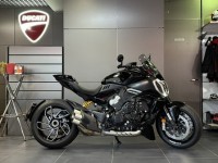 Diavel V4 / ドゥカティ