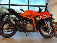 RC390 / KTM