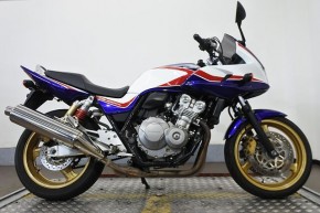 Cb400スーパーボルドール ホンダの新車 中古バイク一覧 ウェビック バイク選び