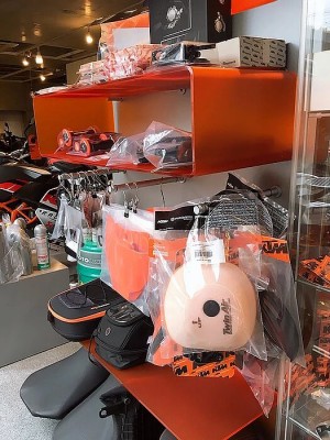 ベイシストオート山科店