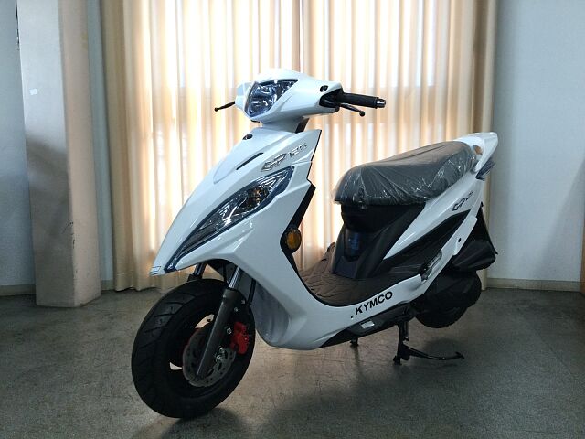 キムコ GP125i リアボックスプレゼント中!更に選べるバイク用品もプレゼント!
