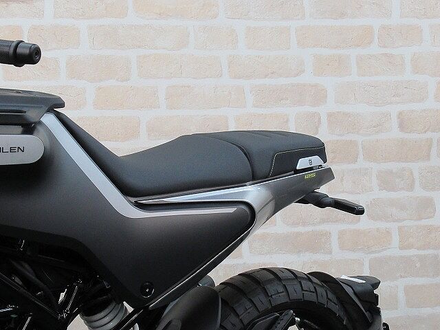 ハスクバーナ SVARTPILEN 125 ★ロードサービス一年付帯★2021年モデル★新車★