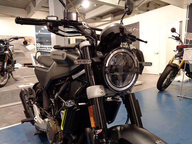 ハスクバーナ SVARTPILEN 250 【バイク探しはMFD♪】★新車★ロードサービス1年間付帯★