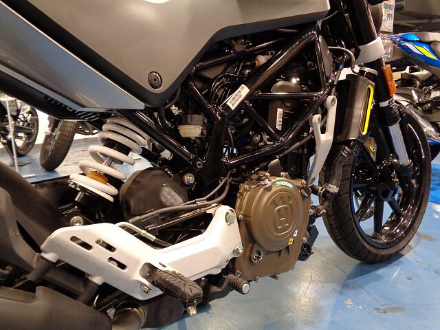 ハスクバーナ SVARTPILEN 250 【バイク探しはMFD♪】★新車★ロードサービス1年間付帯★