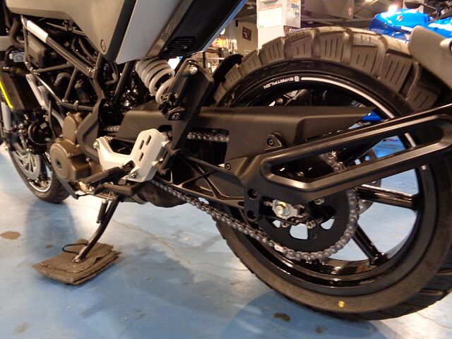 ハスクバーナ SVARTPILEN 250 【バイク探しはMFD♪】★新車★ロードサービス1年間付帯★