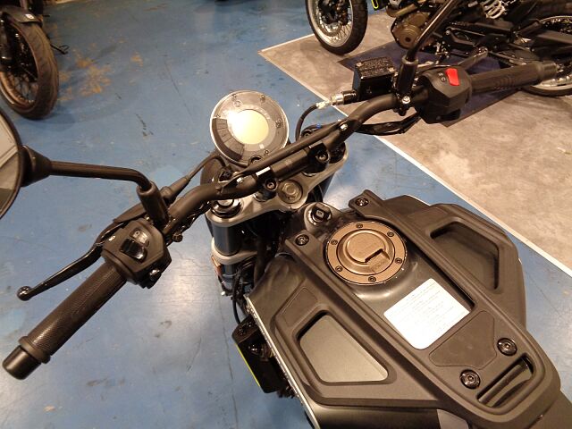 ハスクバーナ SVARTPILEN 250 【バイク探しはMFD♪】★新車★ロードサービス1年間付帯★