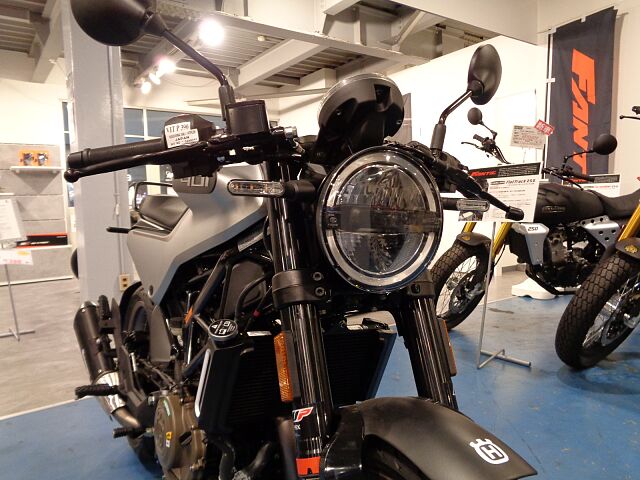 ハスクバーナ VITPILEN 401 静岡初ハスクバーナ正規取扱店です!373cc中型免許でOK♪