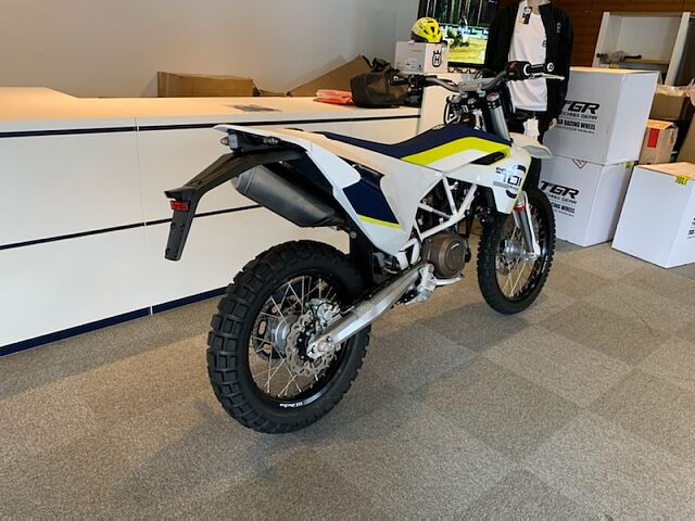 ハスクバーナ 701エンデューロ ビッグオフ!ビッグシングルで鋭い加速を楽しめます!