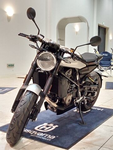ハスクバーナ VITPILEN 701