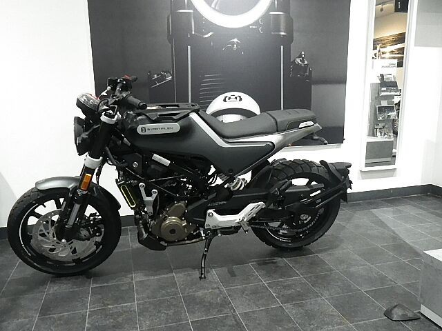 ハスクバーナ SVARTPILEN 250