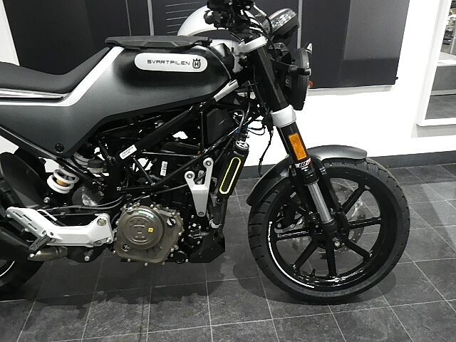 ハスクバーナ SVARTPILEN 250