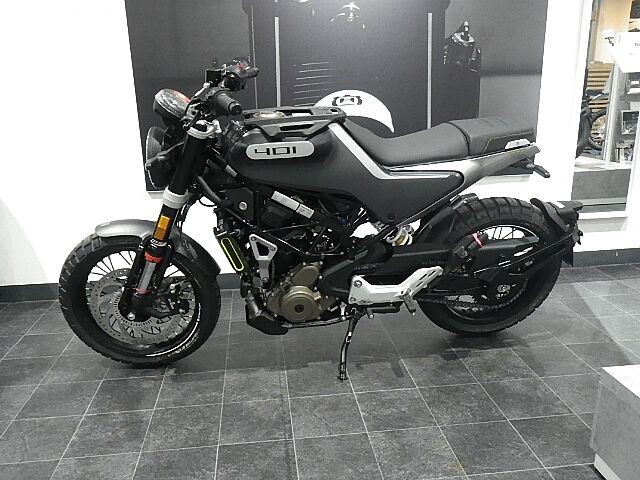 ハスクバーナ SVARTPILEN 401