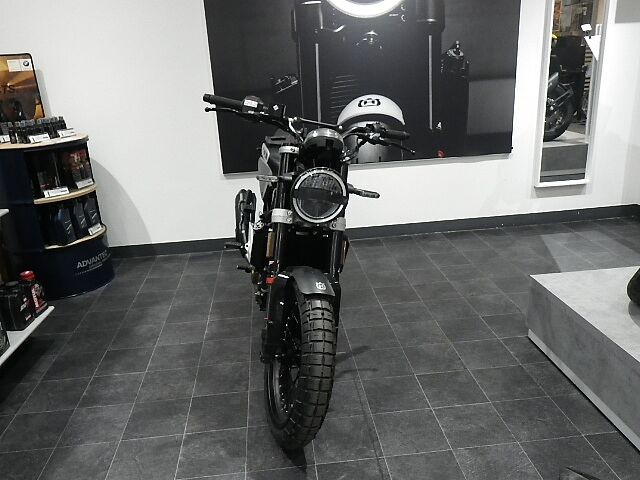 ハスクバーナ SVARTPILEN 401