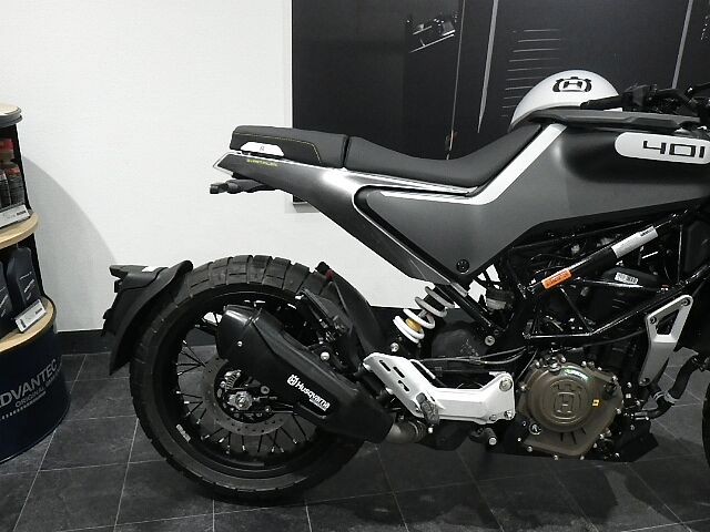 ハスクバーナ SVARTPILEN 401