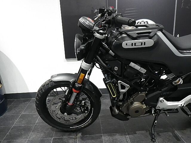 ハスクバーナ SVARTPILEN 401