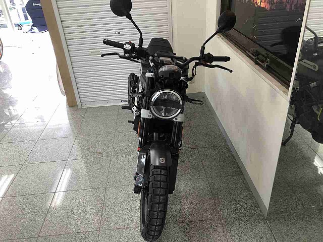 ハスクバーナ SVARTPILEN 125 【新車在庫あり】即納可能です! SVARTPILEN125
