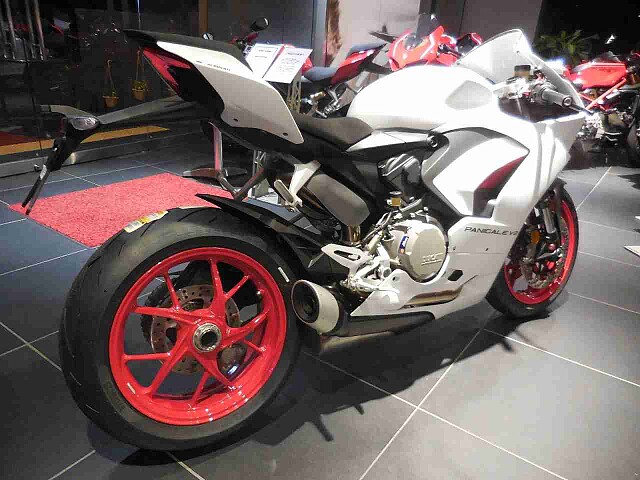 ドゥカティ PANIGALE V2 【新車在庫あり】即納可能です! パニガーレV2
