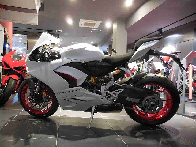 ドゥカティ PANIGALE V2 【新車在庫あり】即納可能です! パニガーレV2