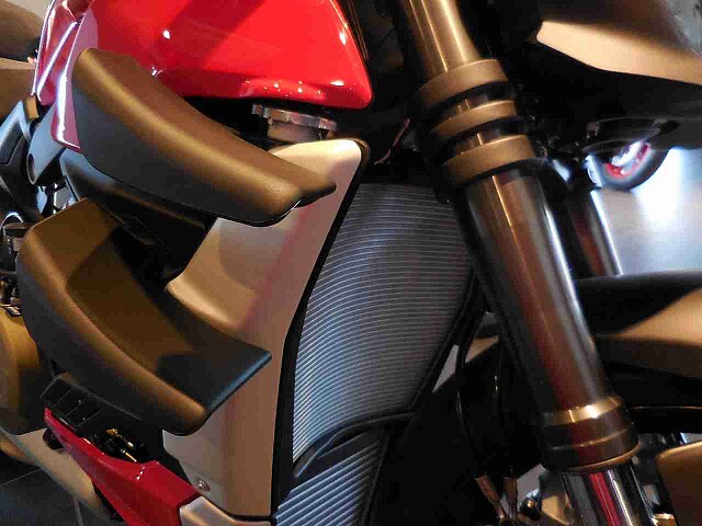 ドゥカティ STREETFIGHTER V4 【新車在庫あり】即納可能です! ストリートファイターV4
