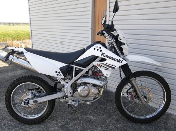 2020-06-17_motorepo_klx125_3-608x453.jpg