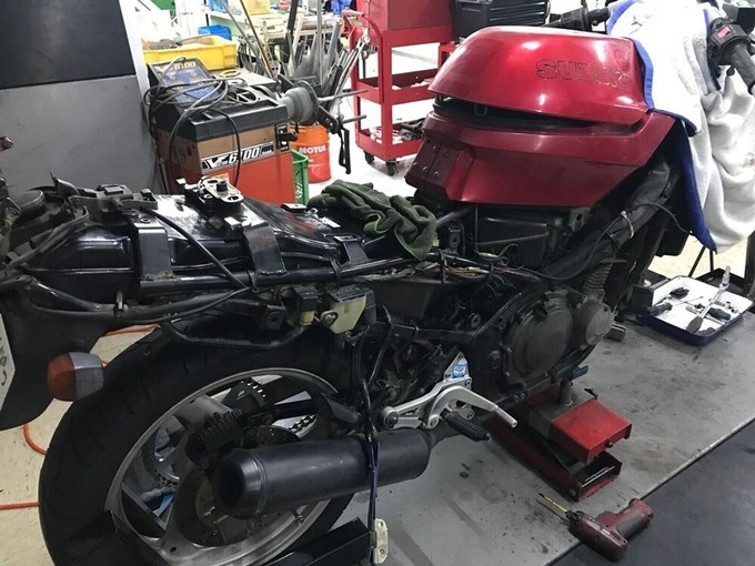 今週の愛車ピックアップ メットインの4発 これぞ変態の乗り物 スズキ アクロス ウェビック バイクニュース 今週の愛車ピックアップ メットインの4発 これぞ変態の乗り物 スズキ アクロス ウェビック バイクニュース
