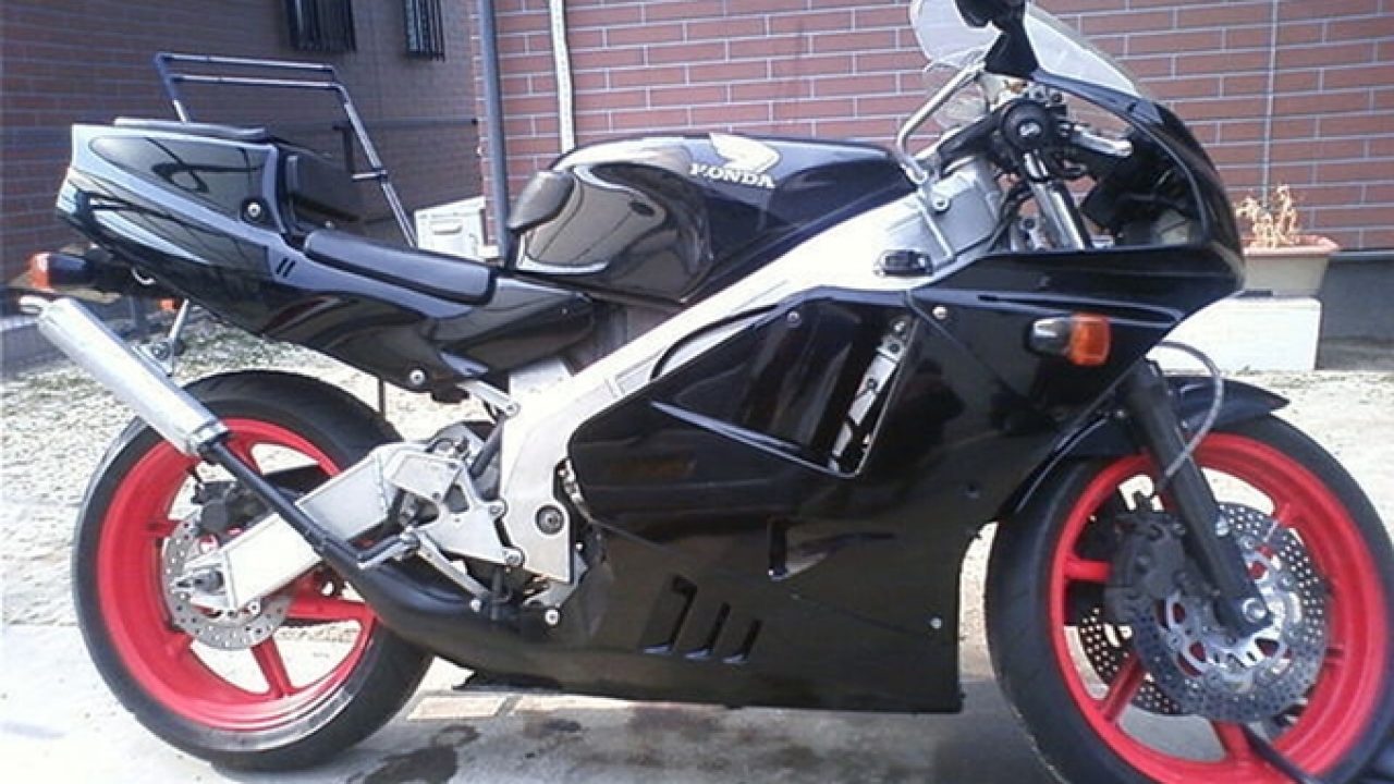 Nsr250r レビュー もう新車で買うことはできない最強250cc ウェビックユーザーの 愛車を語ろう Nsr250r レビュー もう新車で買うことはできない最強250cc ウェビックユーザーの 愛車を語ろう