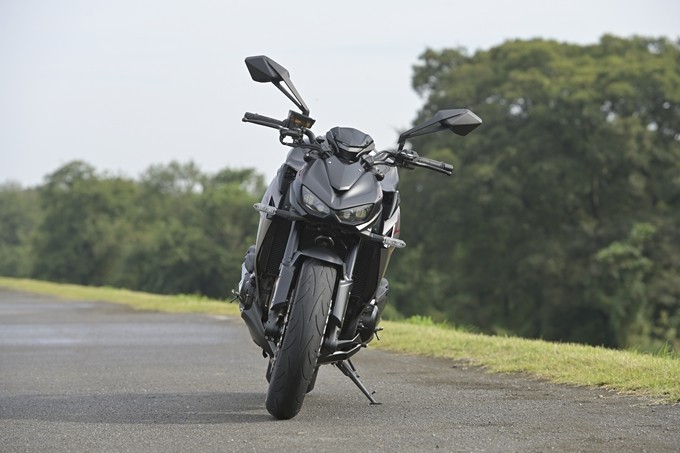 Z1000_05.jpg