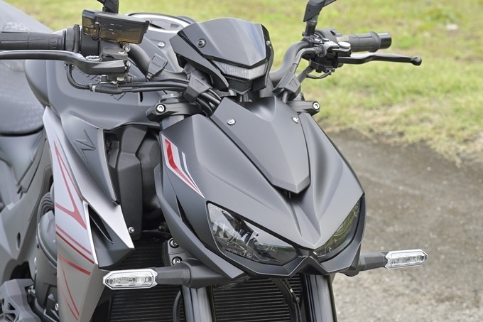 Z1000_13.jpg