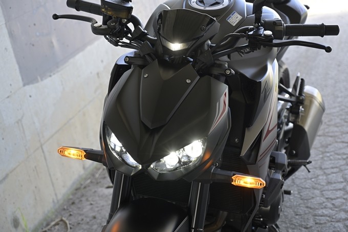 Z1000_14.jpg