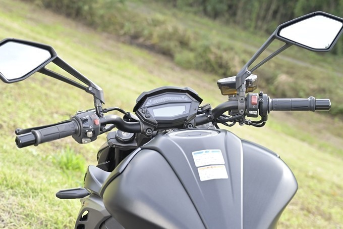 Z1000_22.jpg