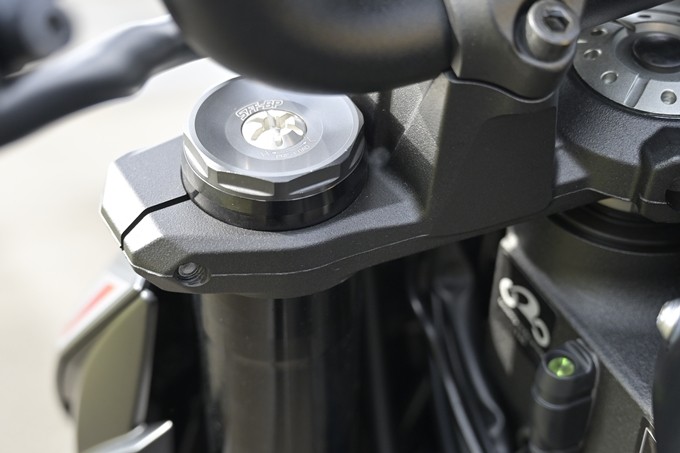 Z1000_24.jpg