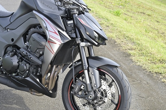 Z1000_26.jpg