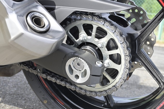 Z1000_34.jpg
