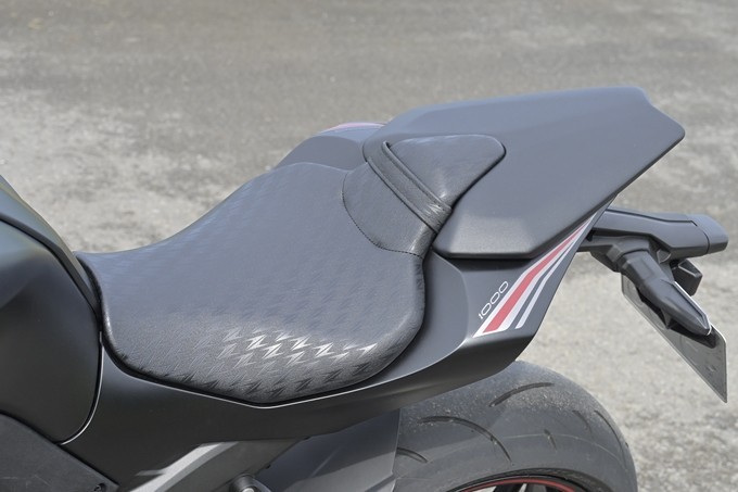 Z1000_38.jpg