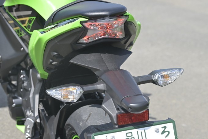 ninja650_4_3.jpg