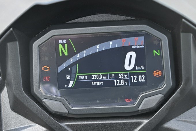 ninja650_4_6.jpg